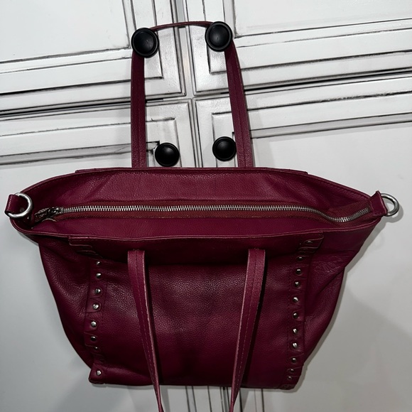 Sorial red pebbled leather shoulder bucket bag tote - Picture 4 of 9